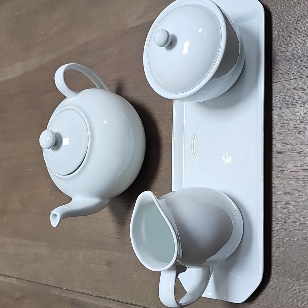 Fitz and Floyd Everyday White Porcelain Serving Set
